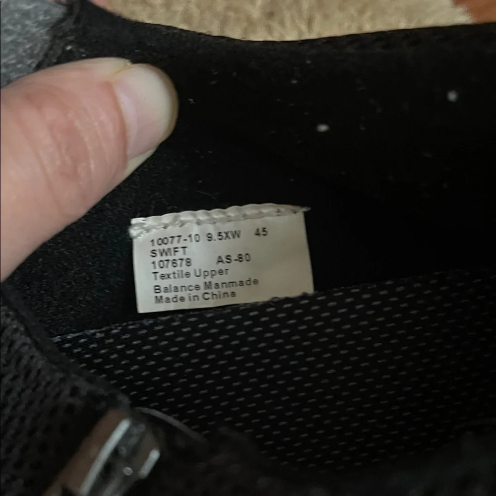 DREW Black Mesh Slip-On Sneakers with White Soles Size 9.5 Like New Condition